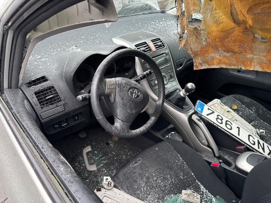 Calíper De Freio Traseiro Direito Toyota Auris