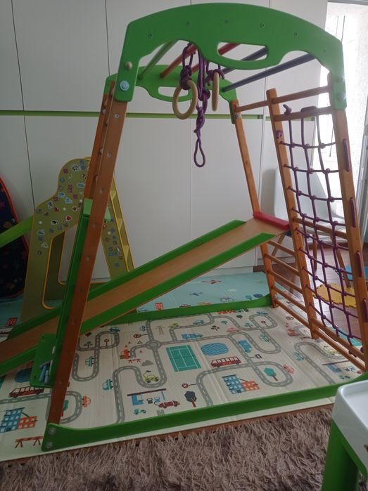 Спортивний комплекс,гірка дитяча