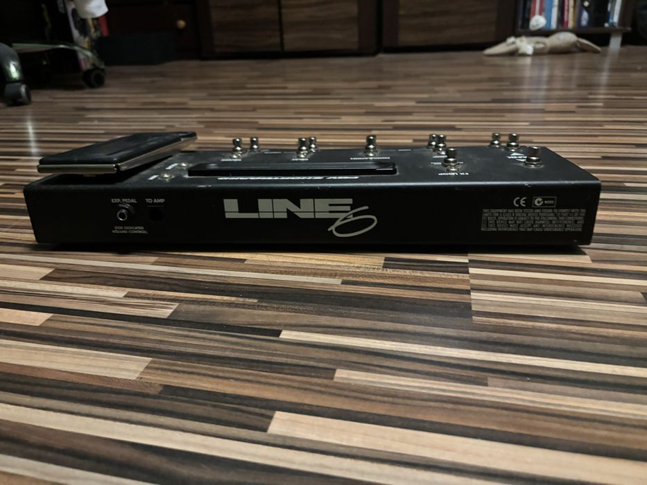 Line 6 bass pod xt pro + foot switch