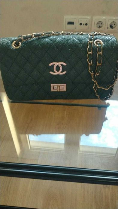 Bolças novas de estoque