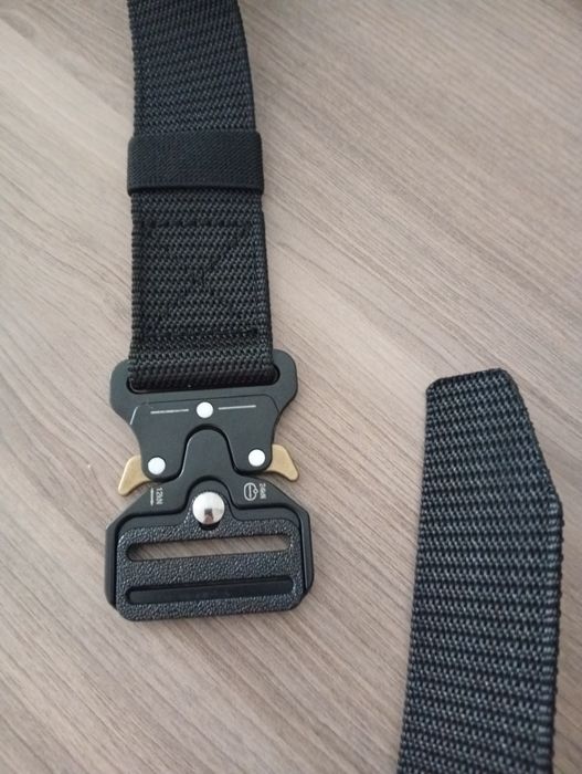 Pas taktyczny, militarny, z metalową klamrą regulowany
