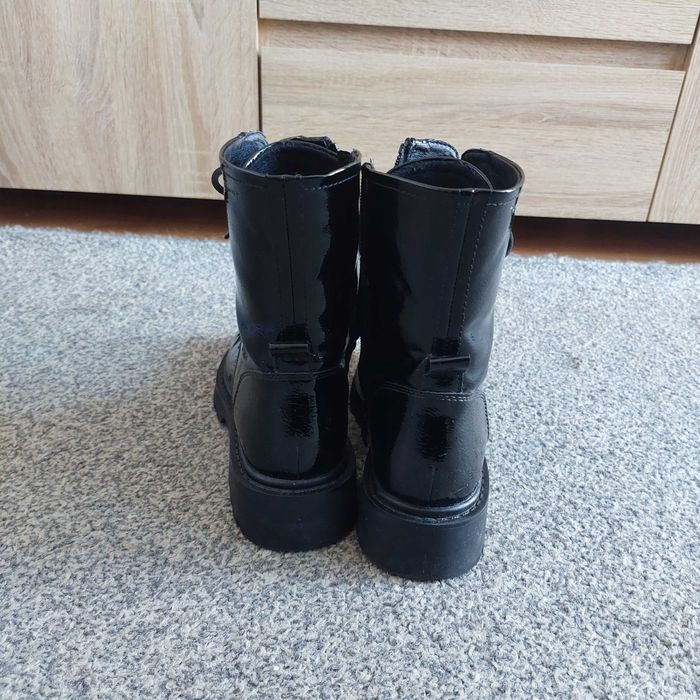 botki lakierowane zimowe Tamaris 38