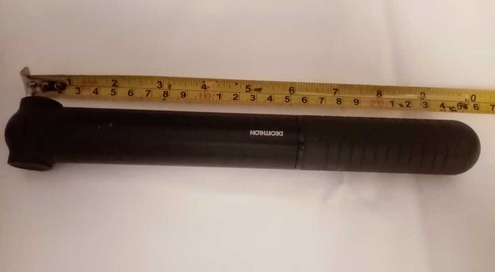 Bomba de ar manual Decathlon para Bicicleta compacta estrada preta