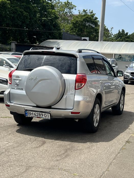 Продам Toyota Rav4