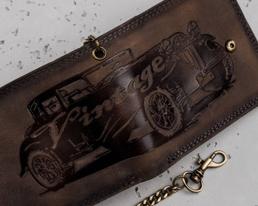 duży, skórzany portfel męski na zatrzask z łańcuszkiem