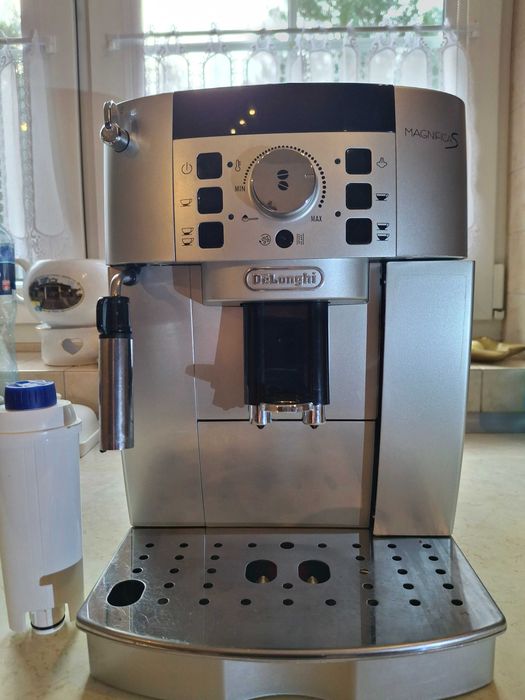 Expres do kawy DeLonghi Magnifica S