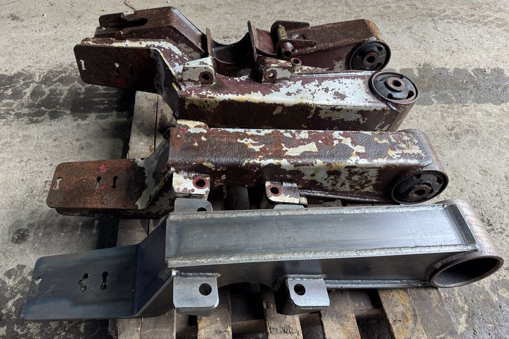 Кронштейн інтракс інтеграл для вісі мерседес