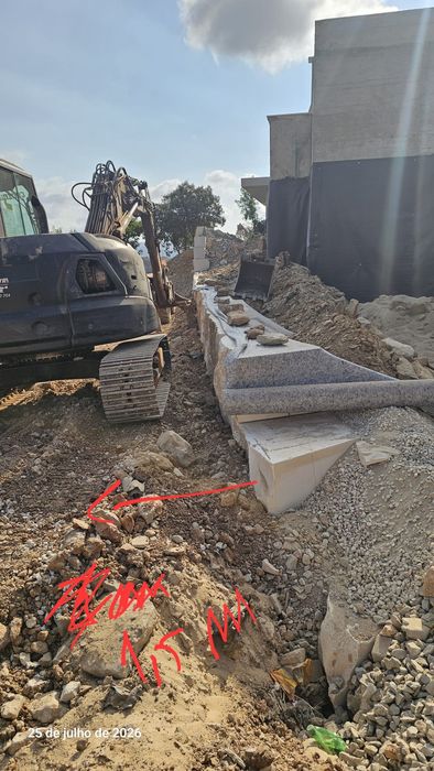 Muro em blocos de pedra