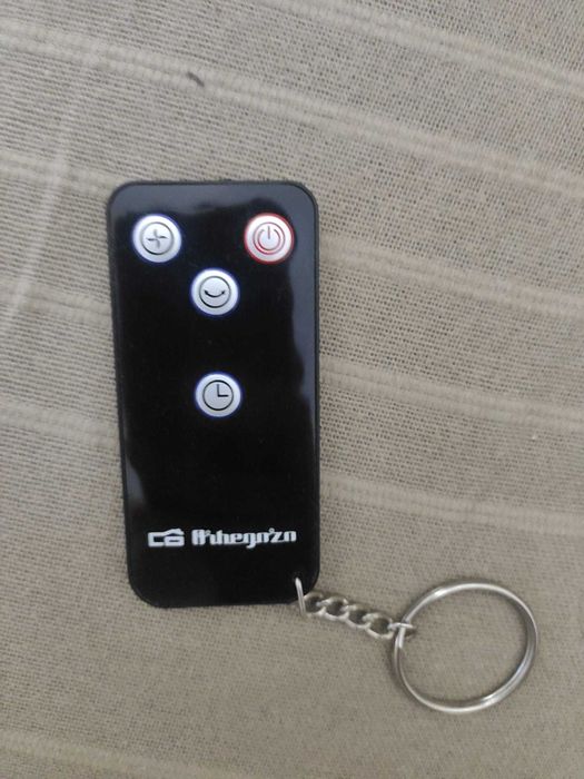 Ventoinha de pé com comando de funções