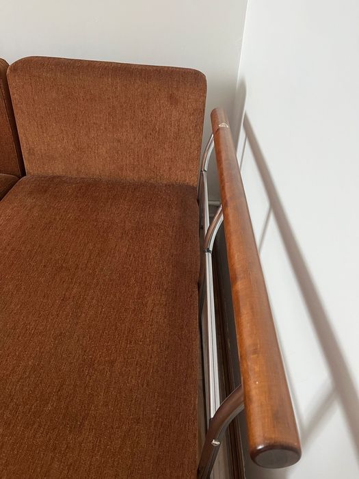 Narożnik z poduchami w kolorze brązowym