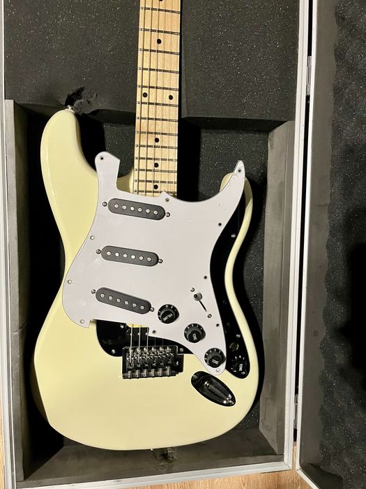 Fender Stratocaster (replika).
