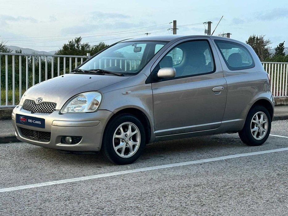 Toyota Yaris 2004 - Poucos kms