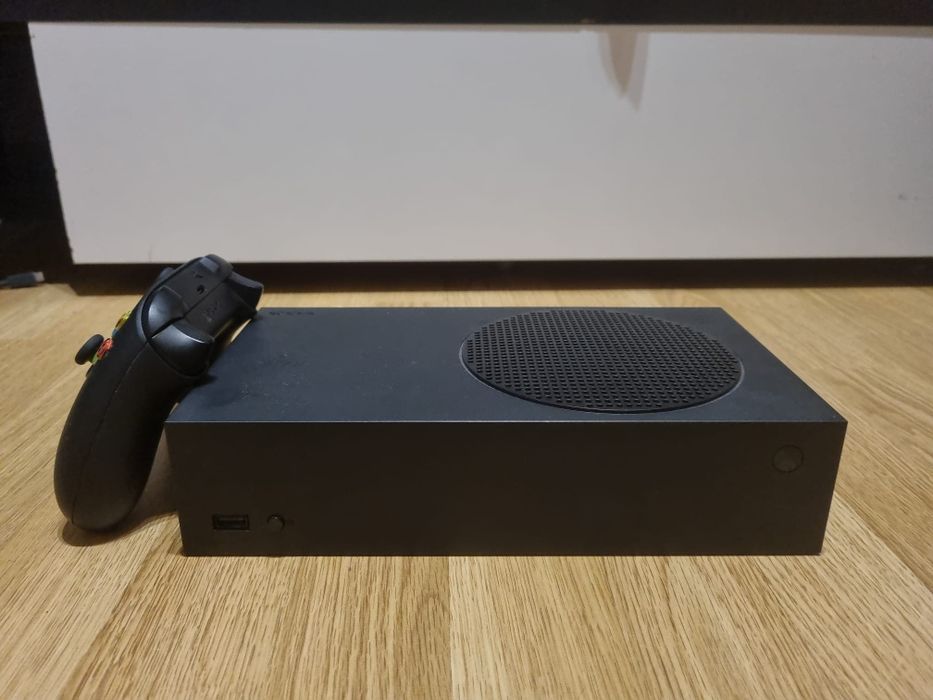 Xbox series s carbon black 1tb  z oryginalnym padem 2023