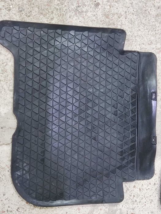 Килимки гумові VW TOURAN оригінал 1T1 061 502 2K1 061 502  2K1 061 505