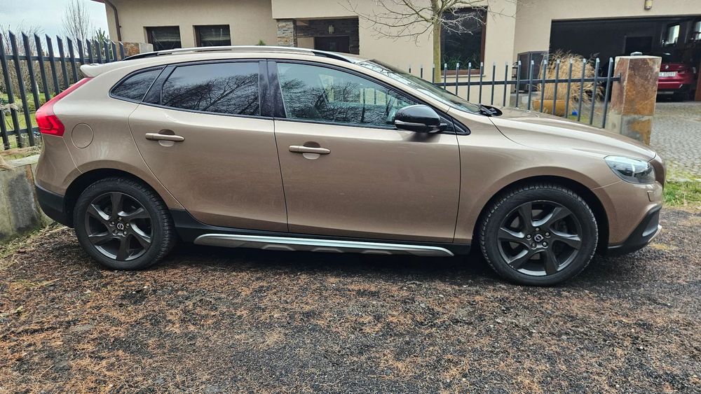 Volvo V40 Cross Country VOLVO V40 Cross Country T4 AWD salon PL