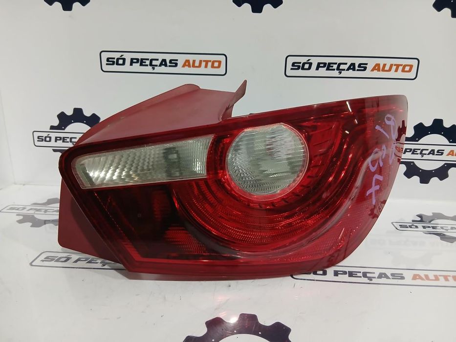 FAROLIM DIREITO PRETO SEAT IBIZA IV 6J5 1.4 ANO: 2008