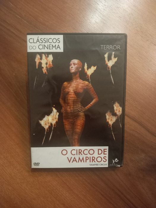 O Circo de Vampiros (Robert Young)