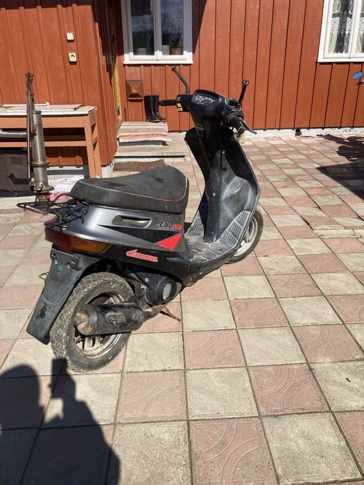 Продам хонду діо   Стояла рік у гаражі неїхала скати хороші