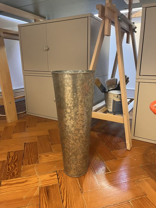 Balde de lixo + vaso metalico