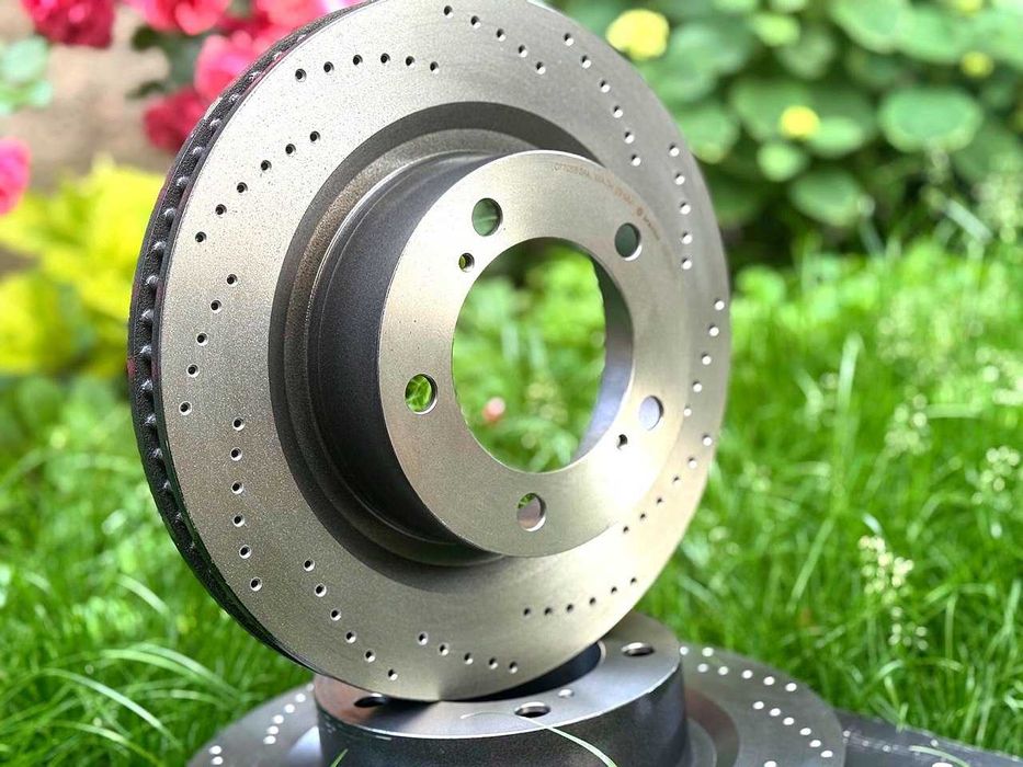 Ексклюзивні гальмівні диски Brembo для TOYOTA SЕQUOIA Тойота Секвоя.