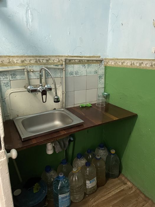 Продаю велику гарну кімнату в гуртожитку