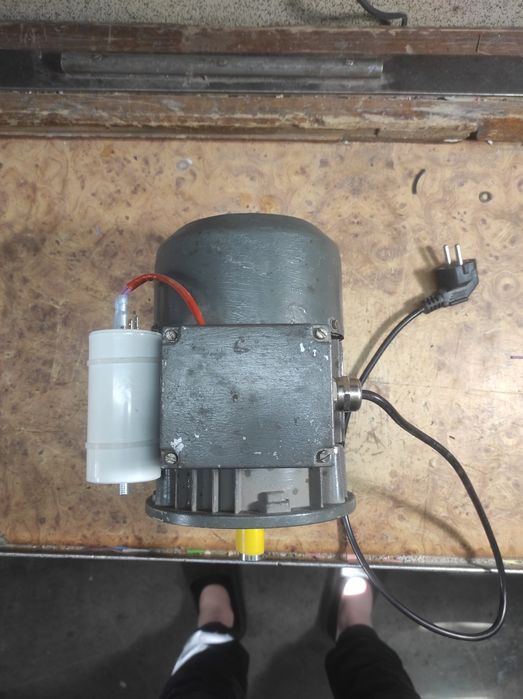 Silnik elektryczny 0,55kW/230V