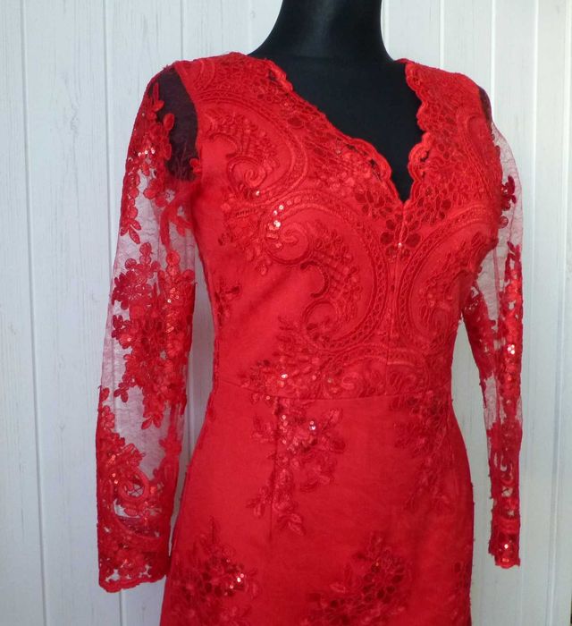 Czerwona koronkowa sukienka z cekinami Emo XS S