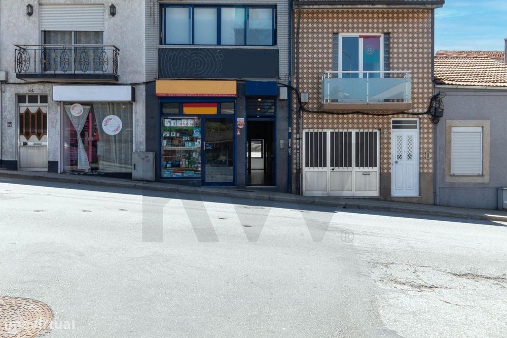 Sala/ Escritório em Santo Ovídio com terraço privado