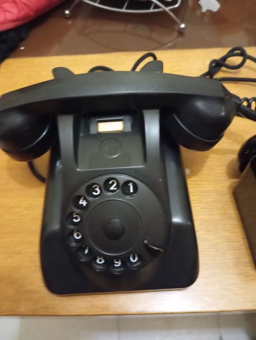 Telefone antigo de Baclite de 1959 com campainha