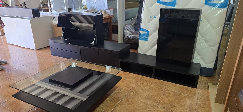 Conjunto de sala em folheado a carvalho