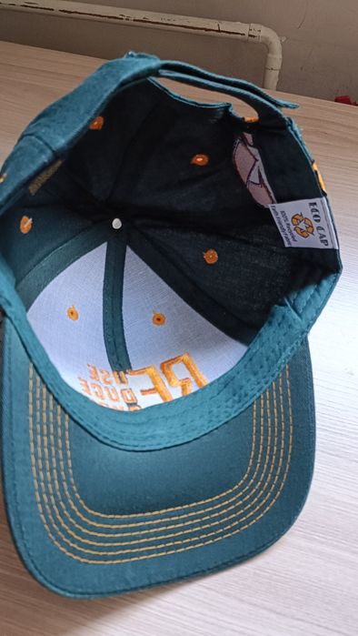 Czapka z daszkiem z Eco materiałów