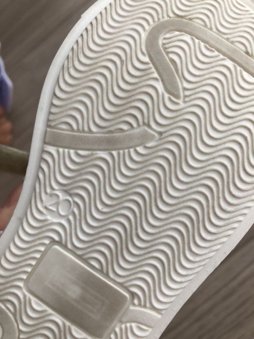 Взуття для дівчинки