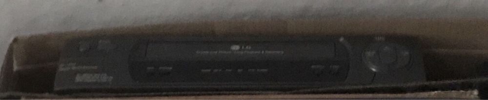 Відеомагнітофон LG