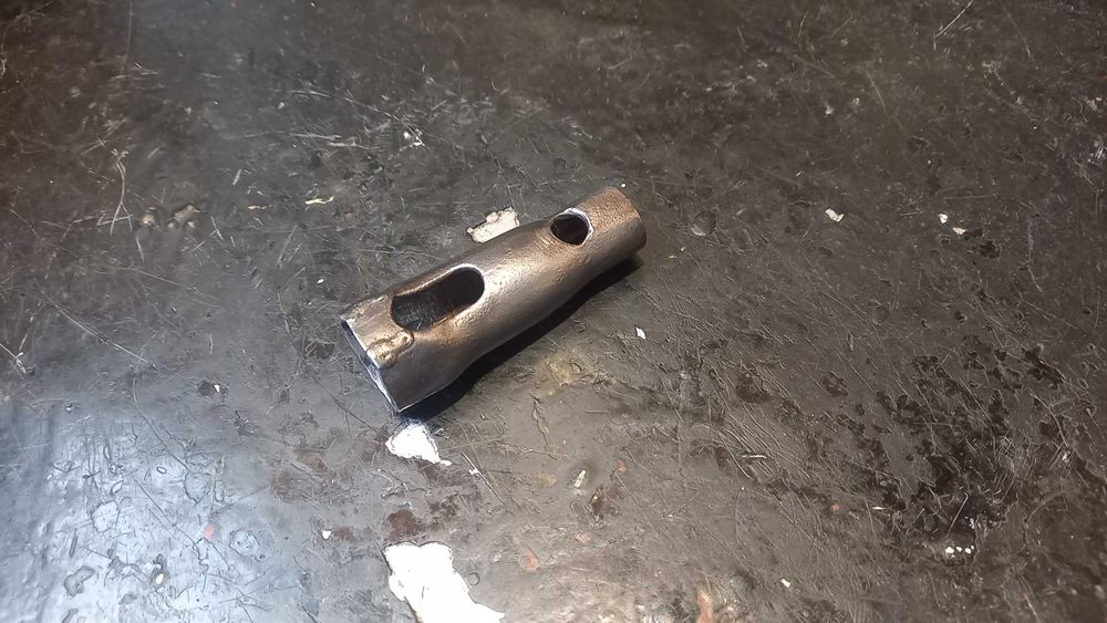 Ключ декомпрессора и свечи для мотоциклов «Иж Планета Спорт»