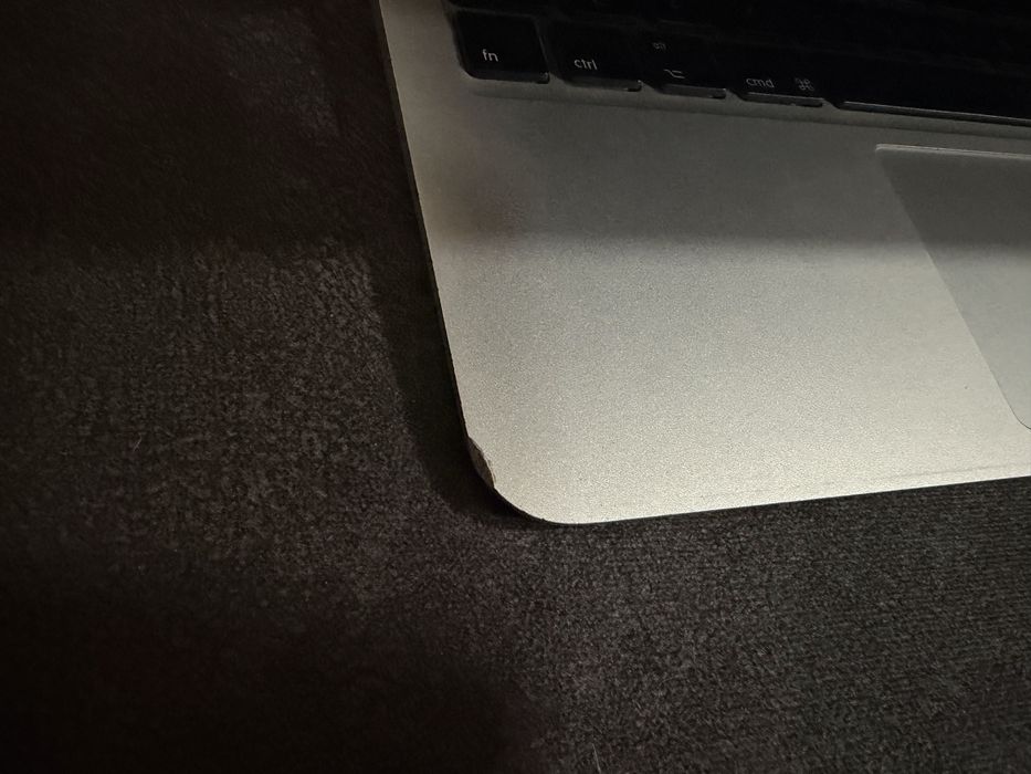 MacBook Air vendo para peças ou para quem o queria arranjar