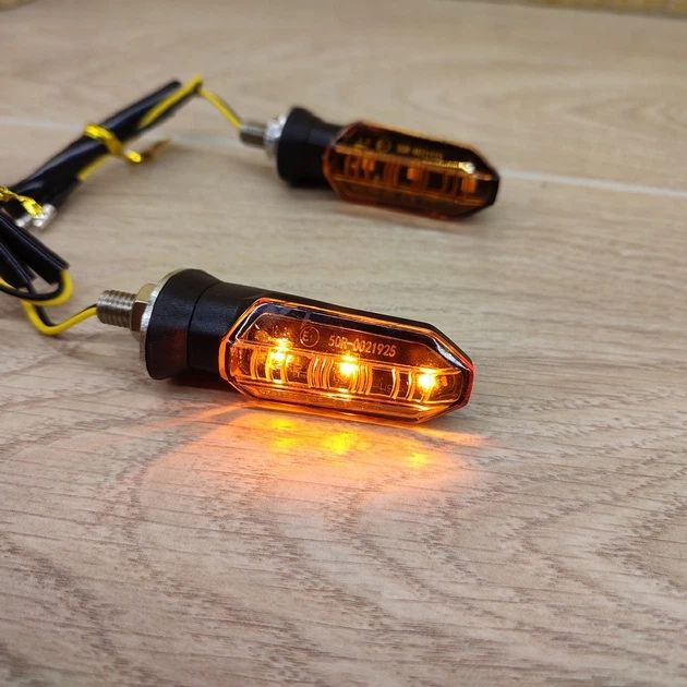 Світлодіодні поворотники для мотоцикла 12 вольт 2шт