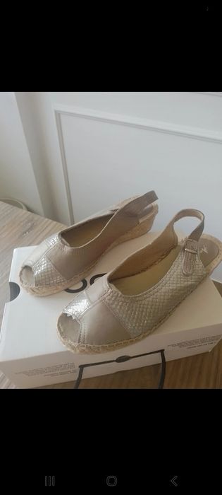 Sapatos AnaGabi palmilha pele 39