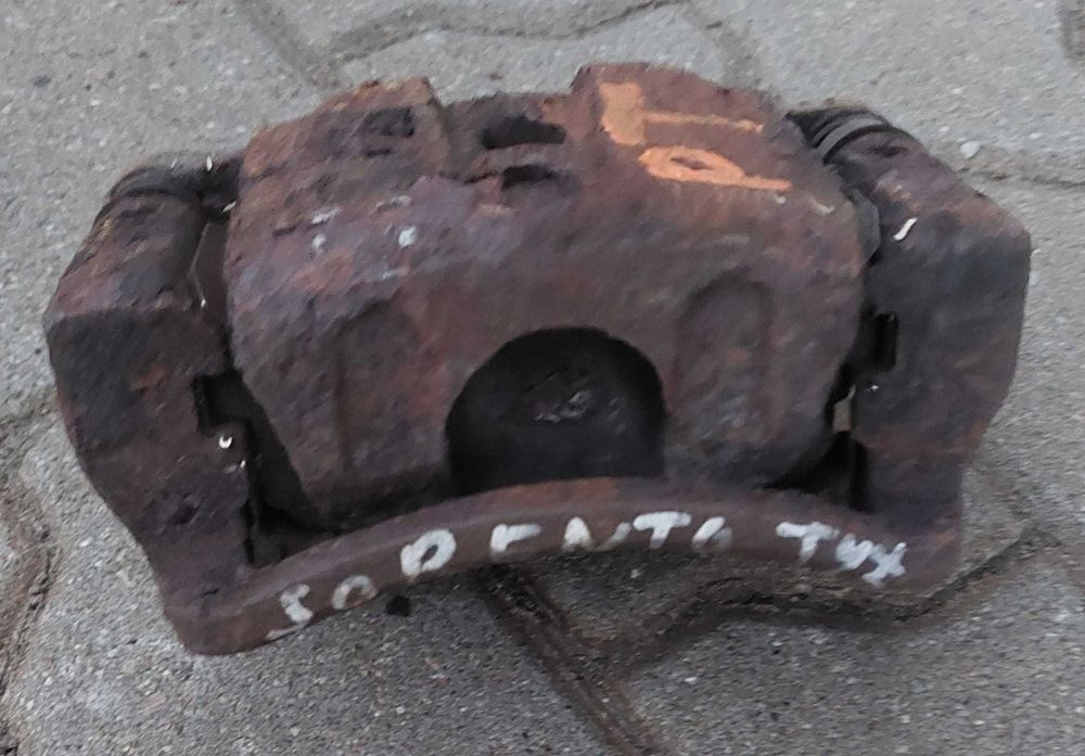 Zaciski Hamulcowe Tylne Kia SORENTO 1 (02-09r.) Prawy Lewy Oryginalne