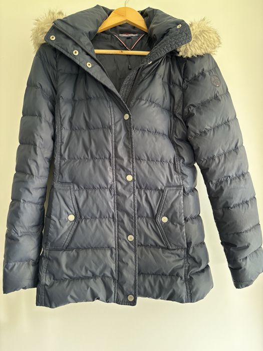 Tommy Hilfiger granatiwa kurtka zimowa puchowa z kapturem 36 S