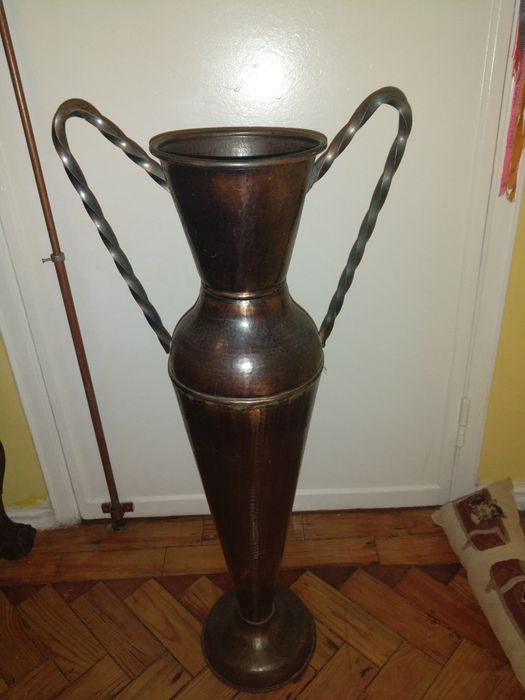 Chapeleira vintage em Cobre