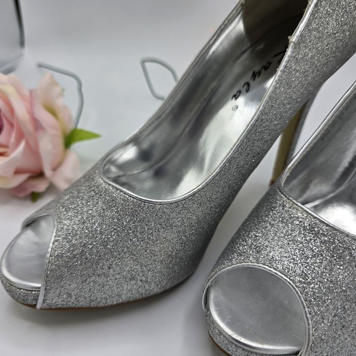 Przepiękne srebrne brokatowe buty z odkrytymi palcami r.40