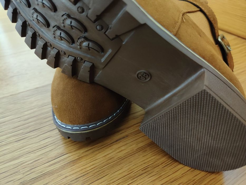 Botas rasteiras castanho