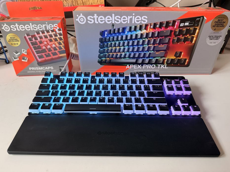 Apex pro TKL  gen 3 + prism caps