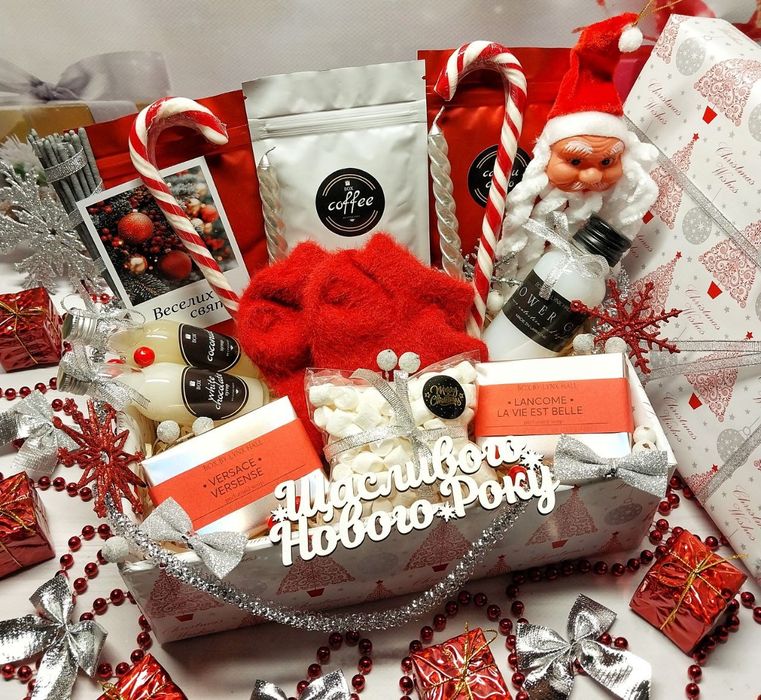 Розкішний подарунок дівчині на Новий рік. Подарунок коханій, дружині.