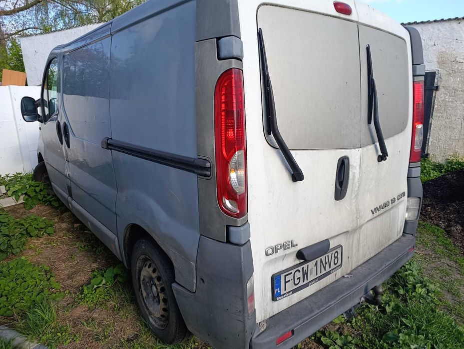 Opel Vivaro podwójne drzwi boczne przelotowe HAK Renault Trafic