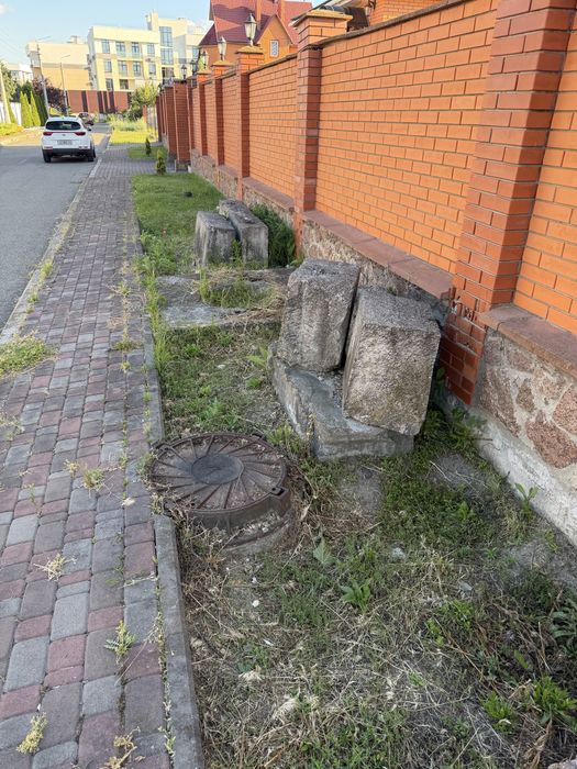 БЕЗКОШТОВНО Віддам бетонні блоки (самовивіз)