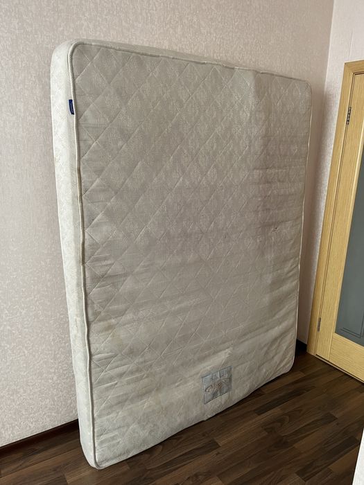 Віддам матрац 1600х2000 см.