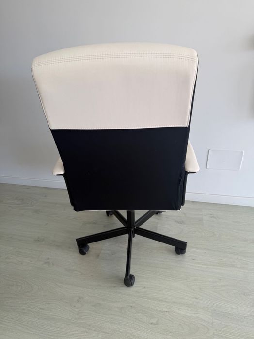 Secretária Ikea  MALM e Cadeira Ikea MILLBERGET