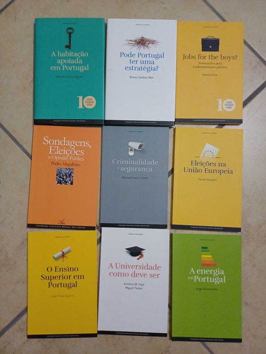 Varios livros para desocupar