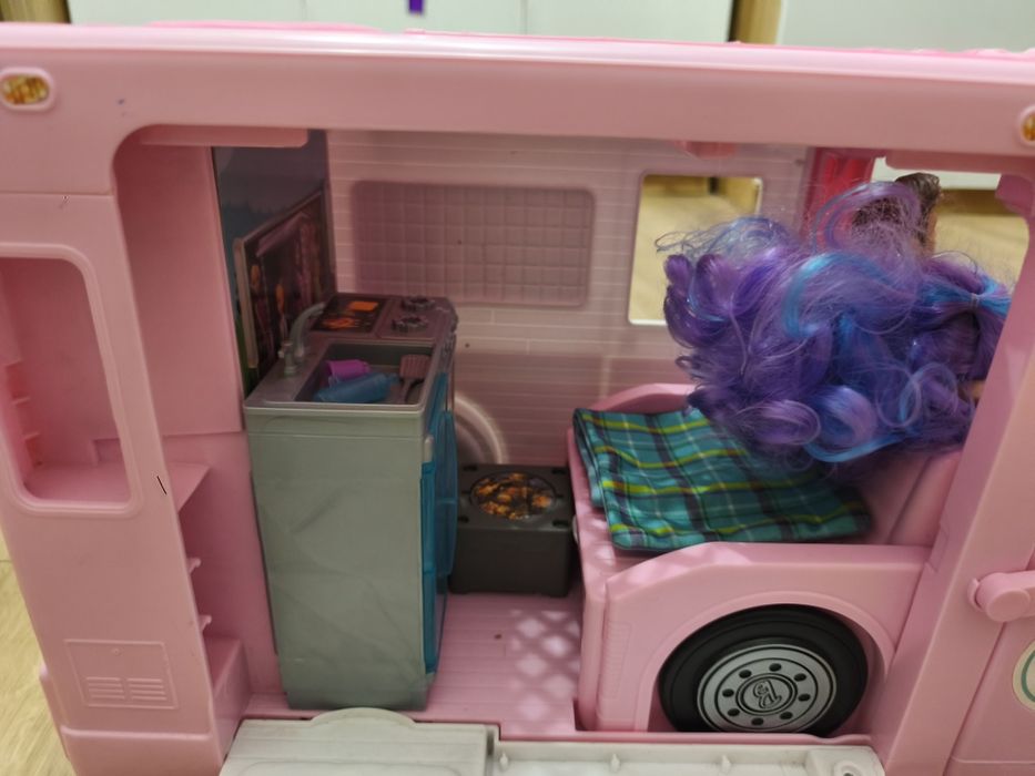 Kamper barbie z lalkami i akcesoriami
